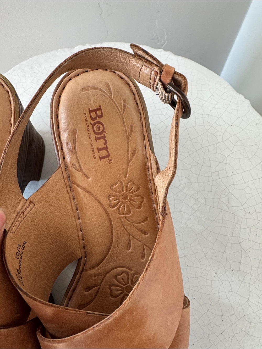 Born Women's Tan Camel Leather Crossover Slingback Sandals Platform Size 10 EUC - Picture 9 of 12